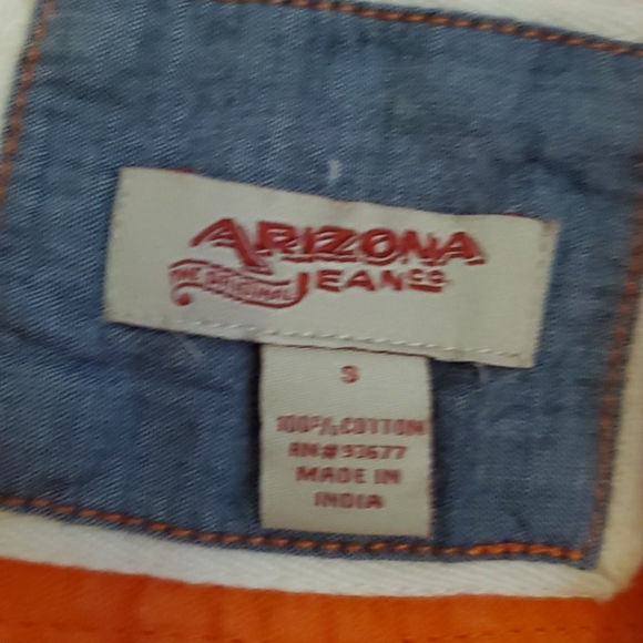 Button up - Picture 2 of 3